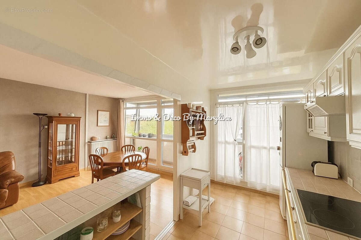 Appartement à CHENNEVIERES-SUR-MARNE
