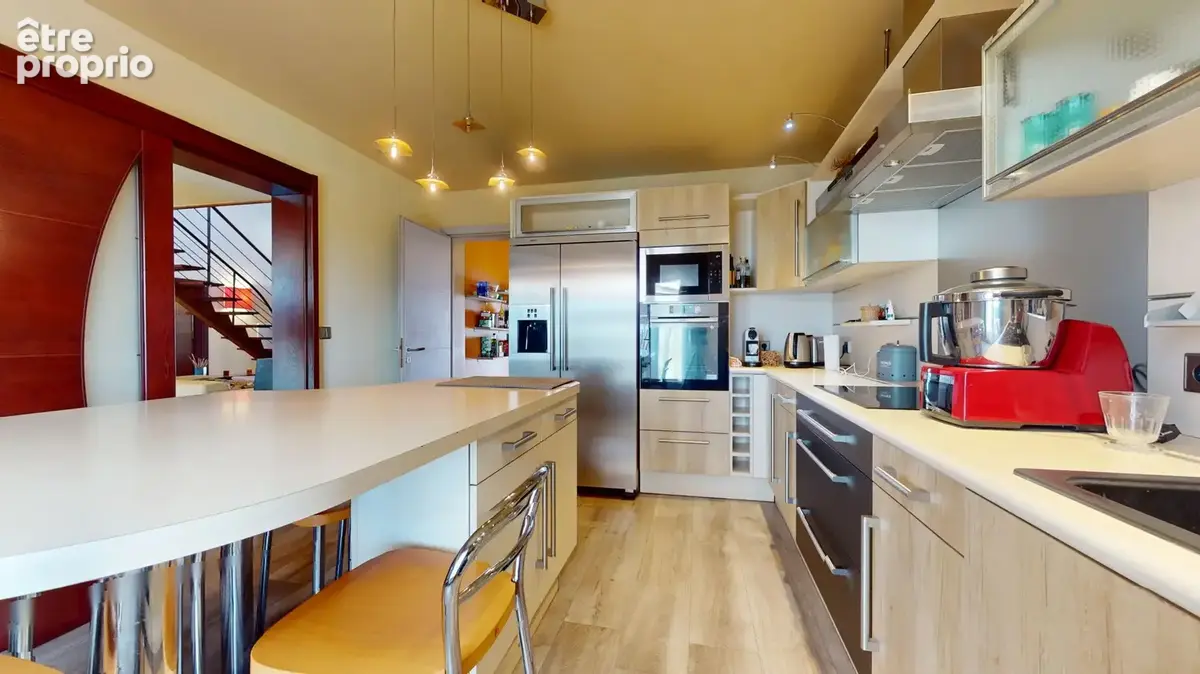 Belle maison 152 m2 avec piscine et garage. - photo 6