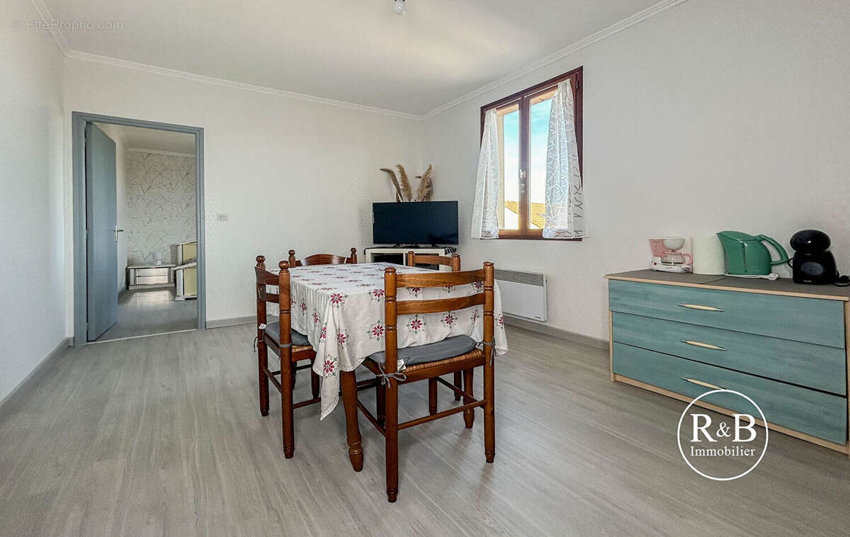 Maison à LES CLAYES-SOUS-BOIS