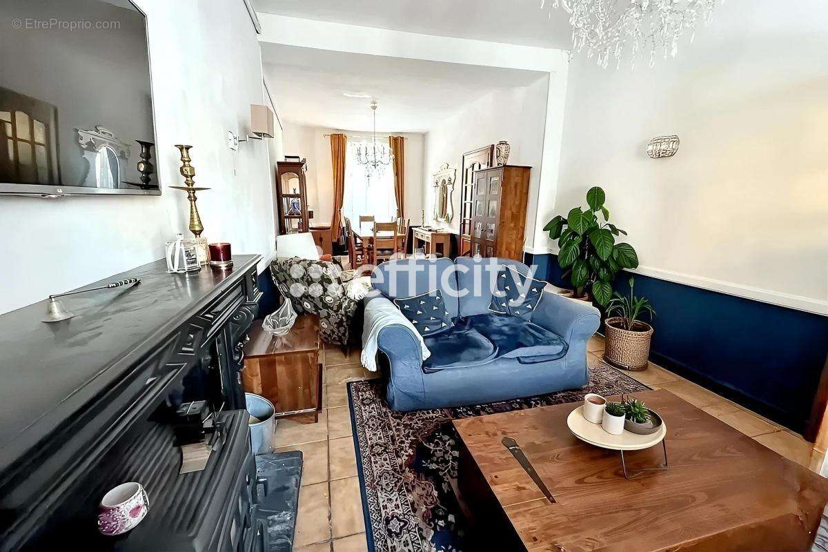 Maison à VILLEFAGNAN