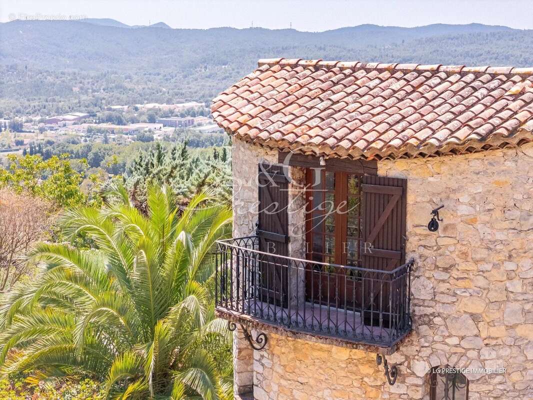 Maison à MONTAUROUX