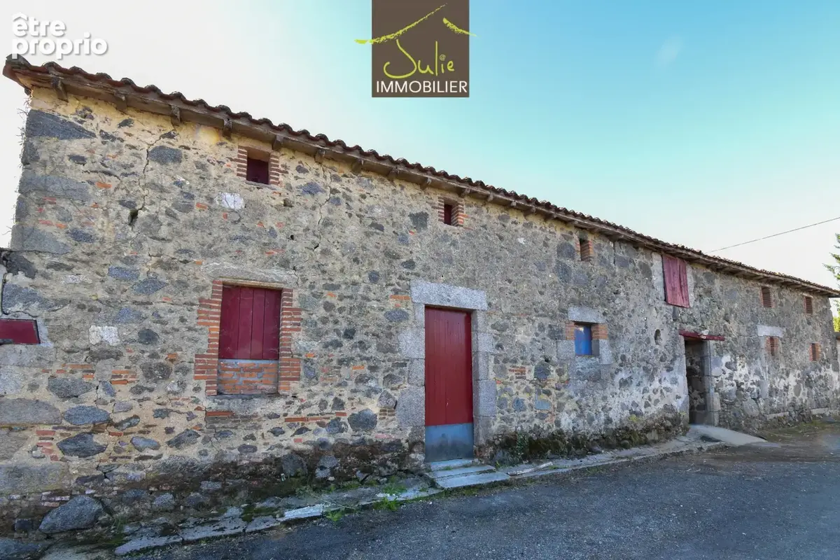 Secteur LA FORET SUR SEVRE - Maison de campagne, 3 chambres, 1,3 h de terrain avec dépendance - photo 9