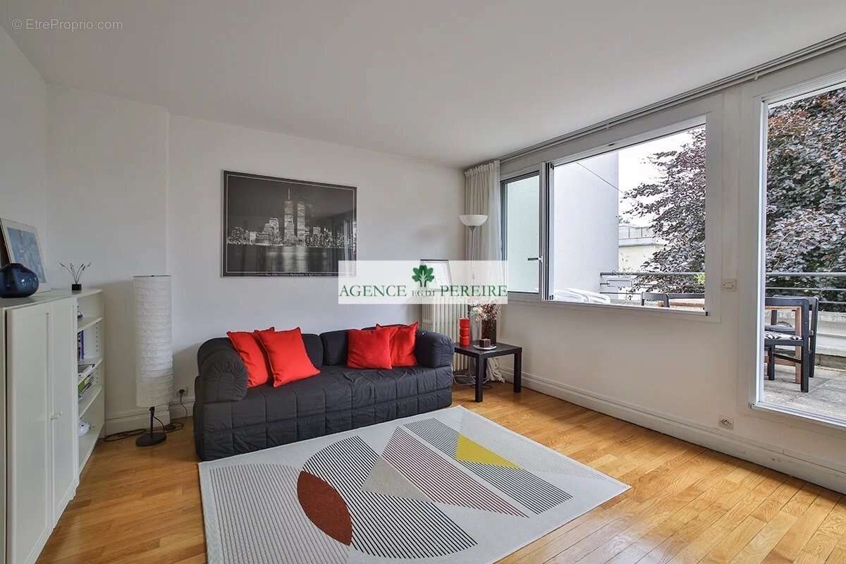 Appartement à NEUILLY-SUR-SEINE