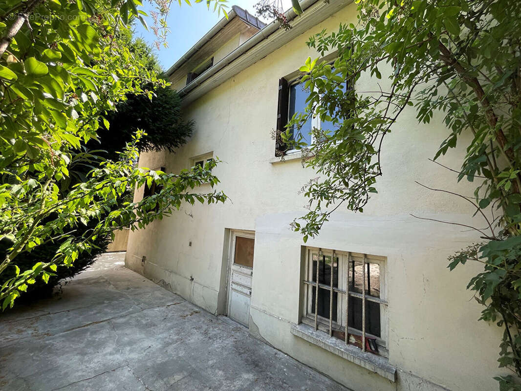 Maison à rénover - Champigny Sur Marne - 5 pièces 117 m2 - photo 3