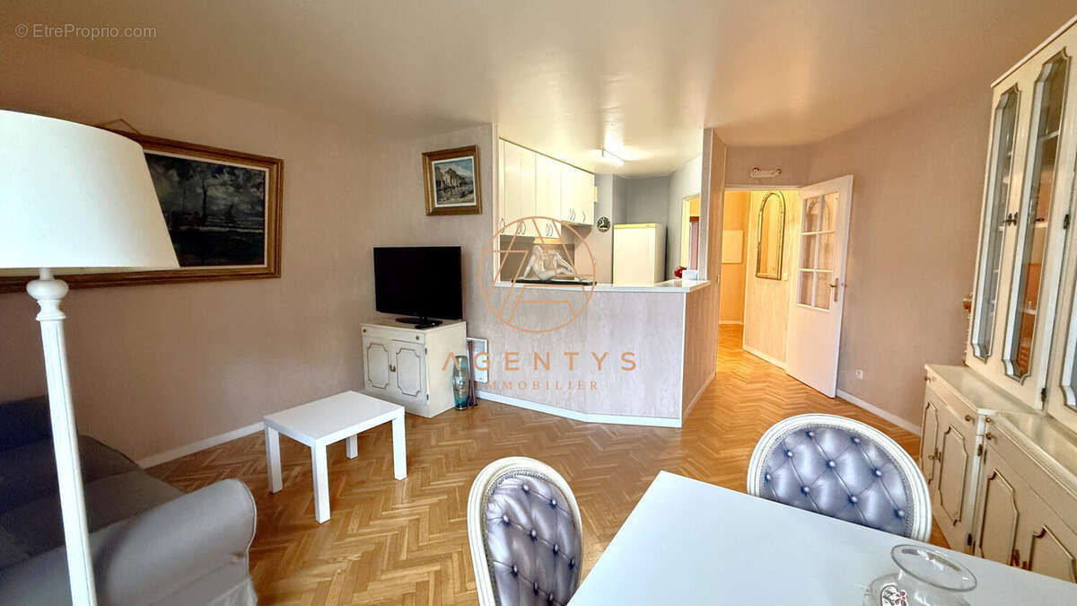 Appartement à LE PLESSIS-TREVISE