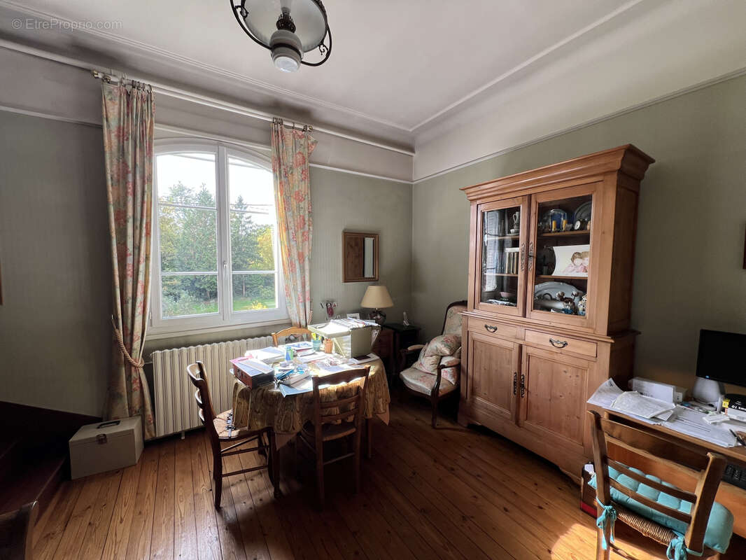 Maison à GRUCHET-LE-VALASSE