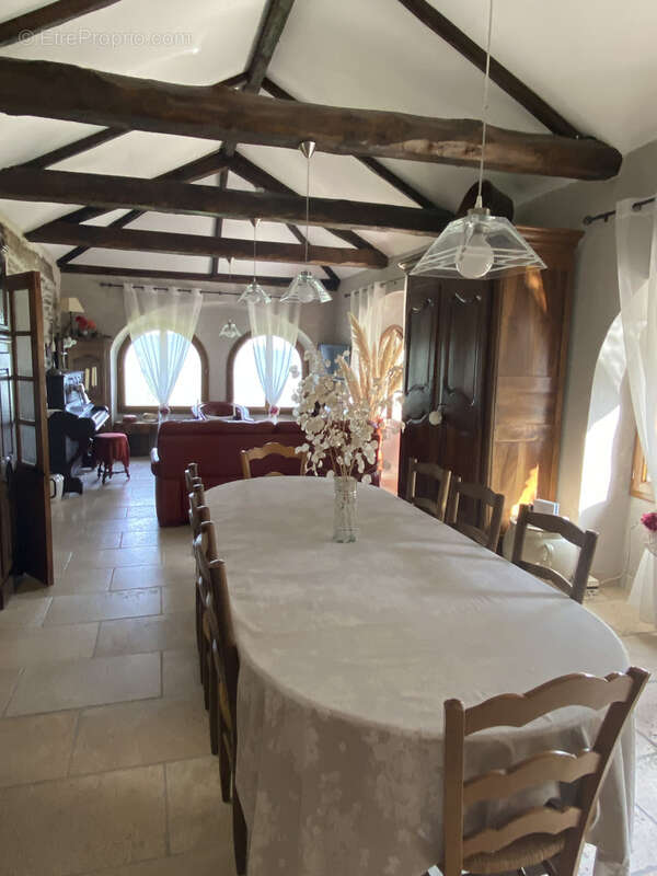 Maison à LE COLLET-DE-DEZE