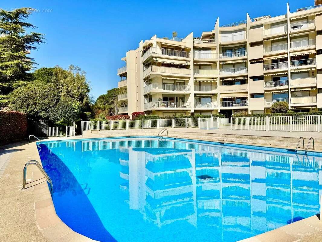 Appartement à MANDELIEU-LA-NAPOULE