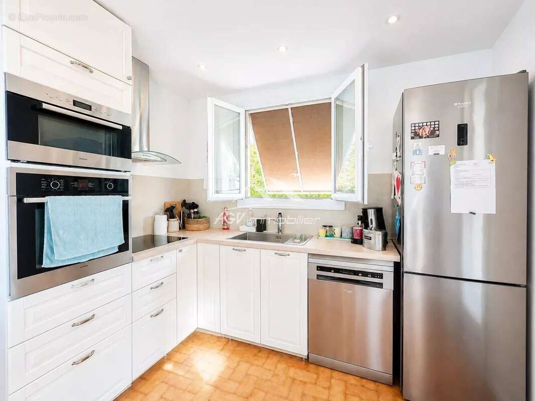 Alès - Maison 175 m² – 5 chambres – 2 logements (T4 + T5) - photo 5