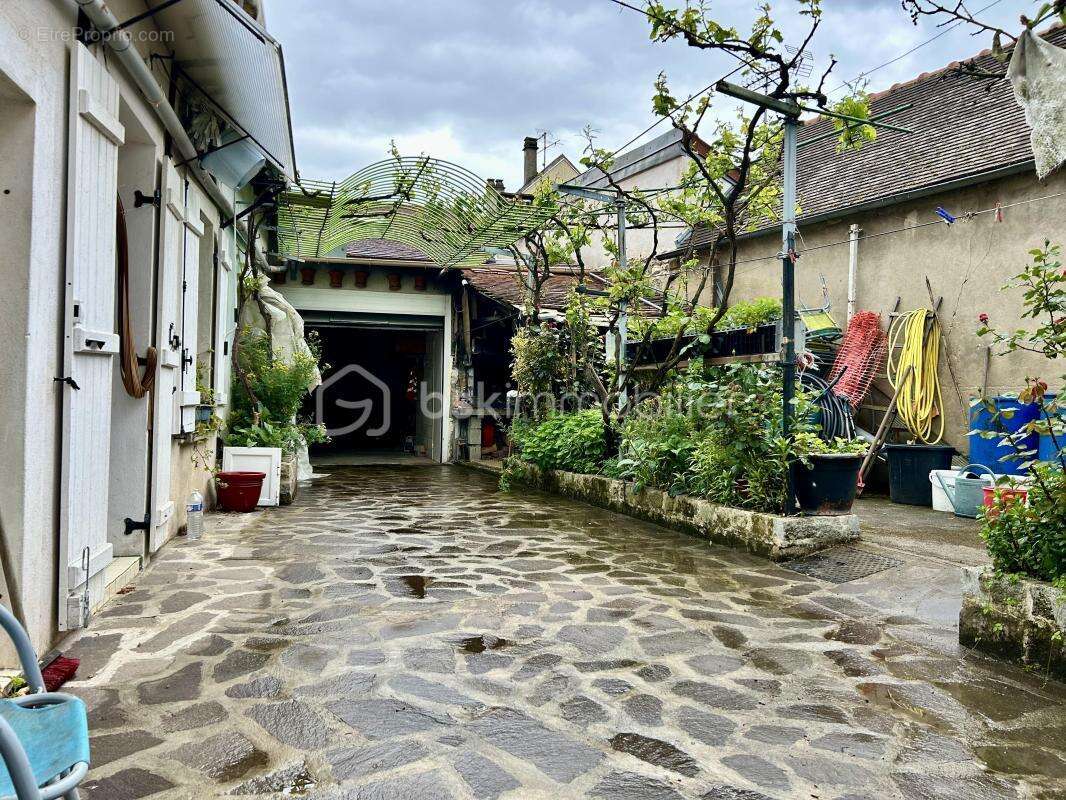 Maison à ESMANS