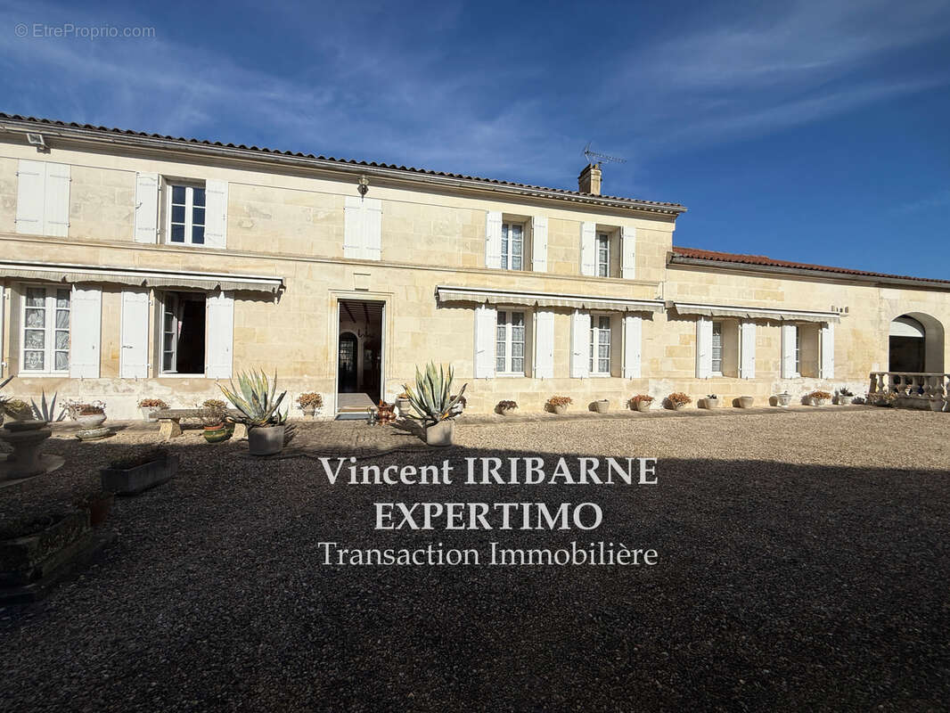 Maison à SAINTES