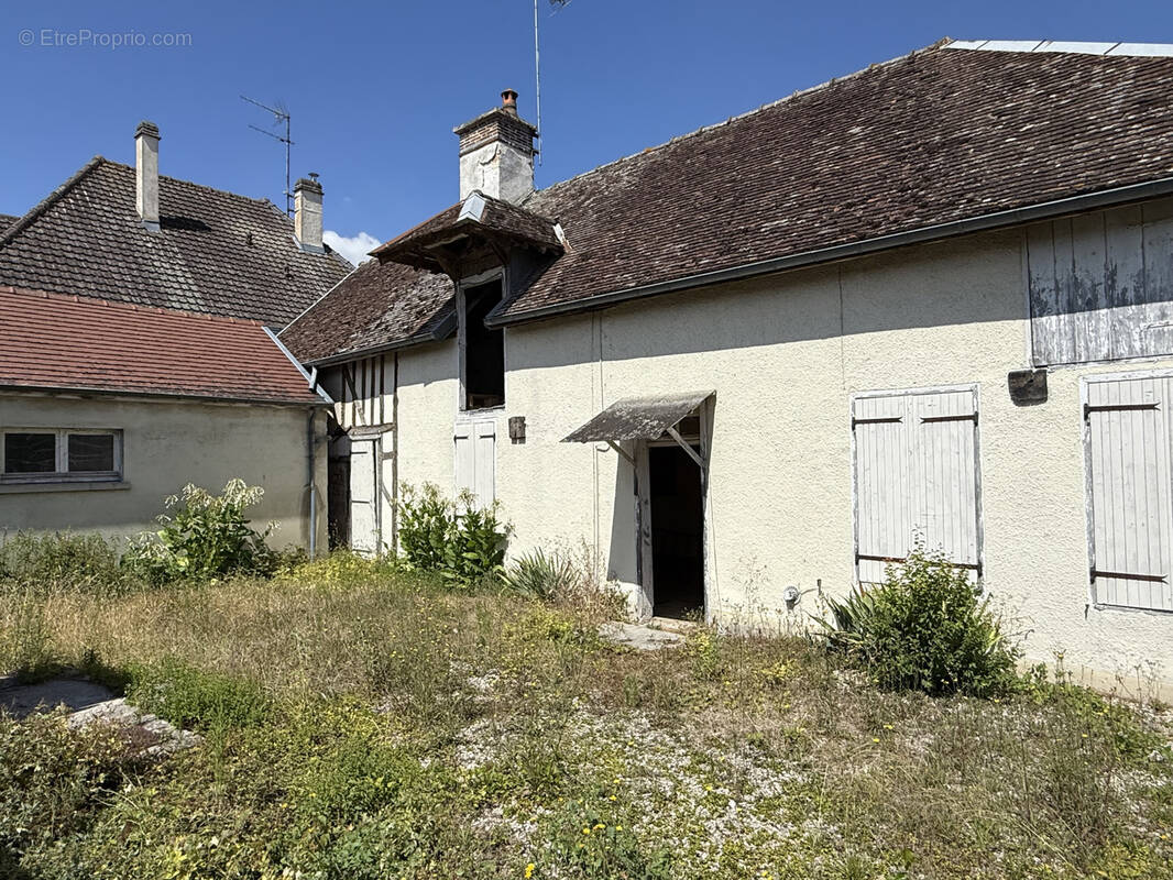 Maison à PONT-SAINTE-MARIE