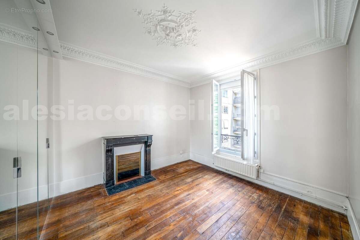 Photo n°10 - Appartement à PARIS-14E