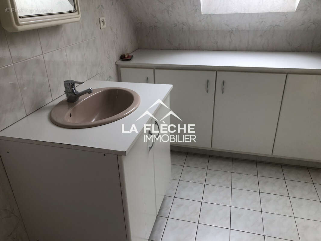 Maison à LA CHAPELLE-D'ALIGNE