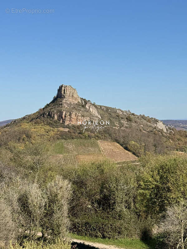 Maison à SOLUTRE-POUILLY