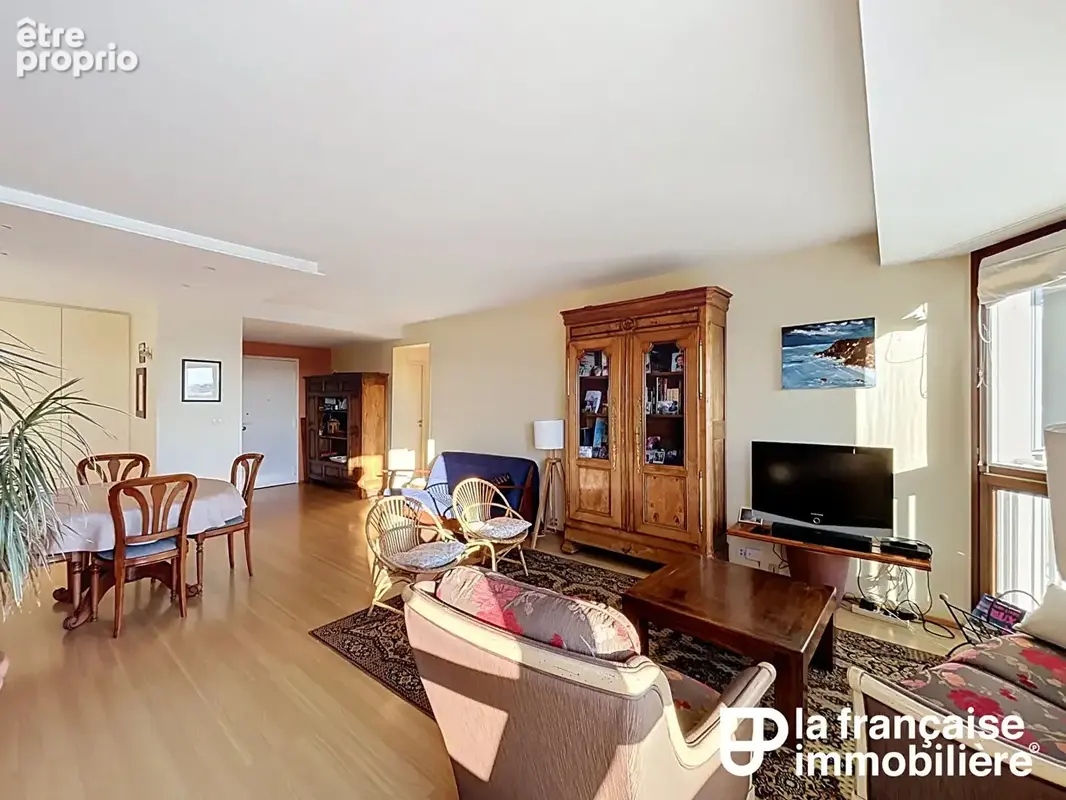 Appartement 5 pièces de 108.18 m² - Rennes Centre-Ville - Quartier du Colombier - balcons, cave et parking - photo 3