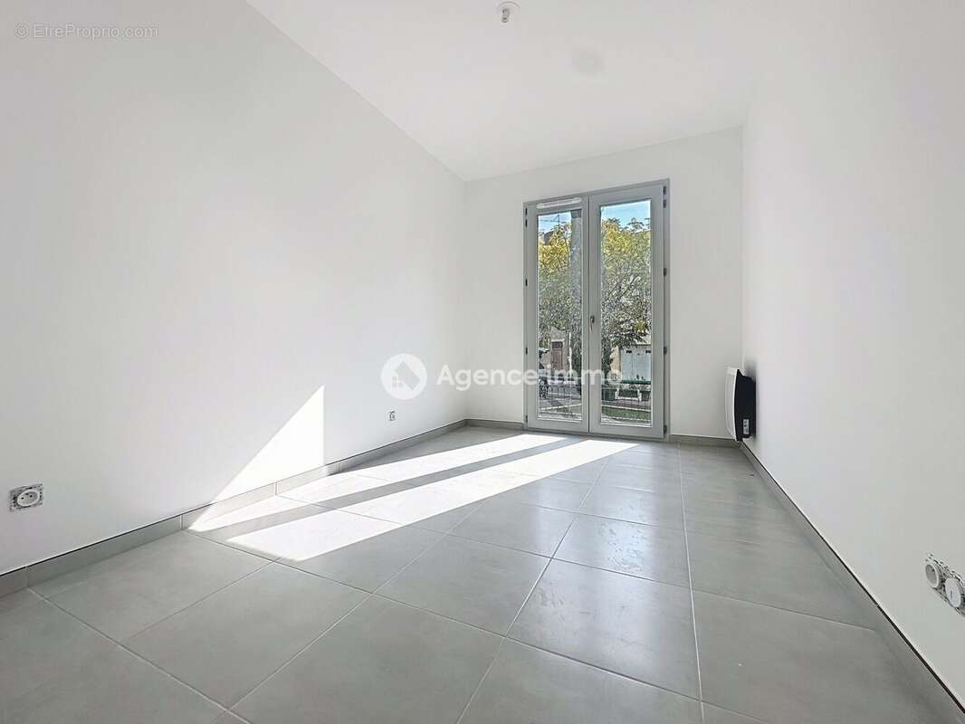 Appartement à FLASSANS-SUR-ISSOLE