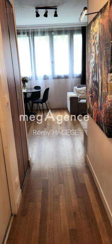 Appartement à COURBEVOIE