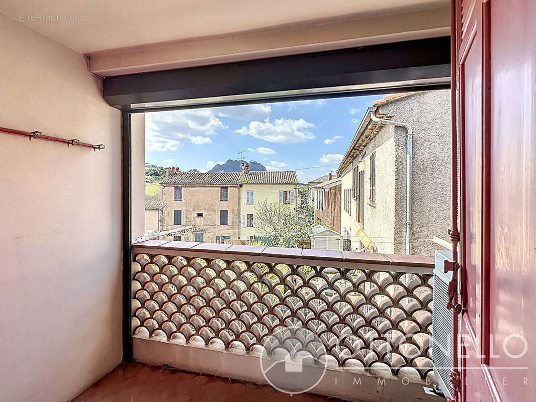 Maison à ROQUEBRUNE-SUR-ARGENS