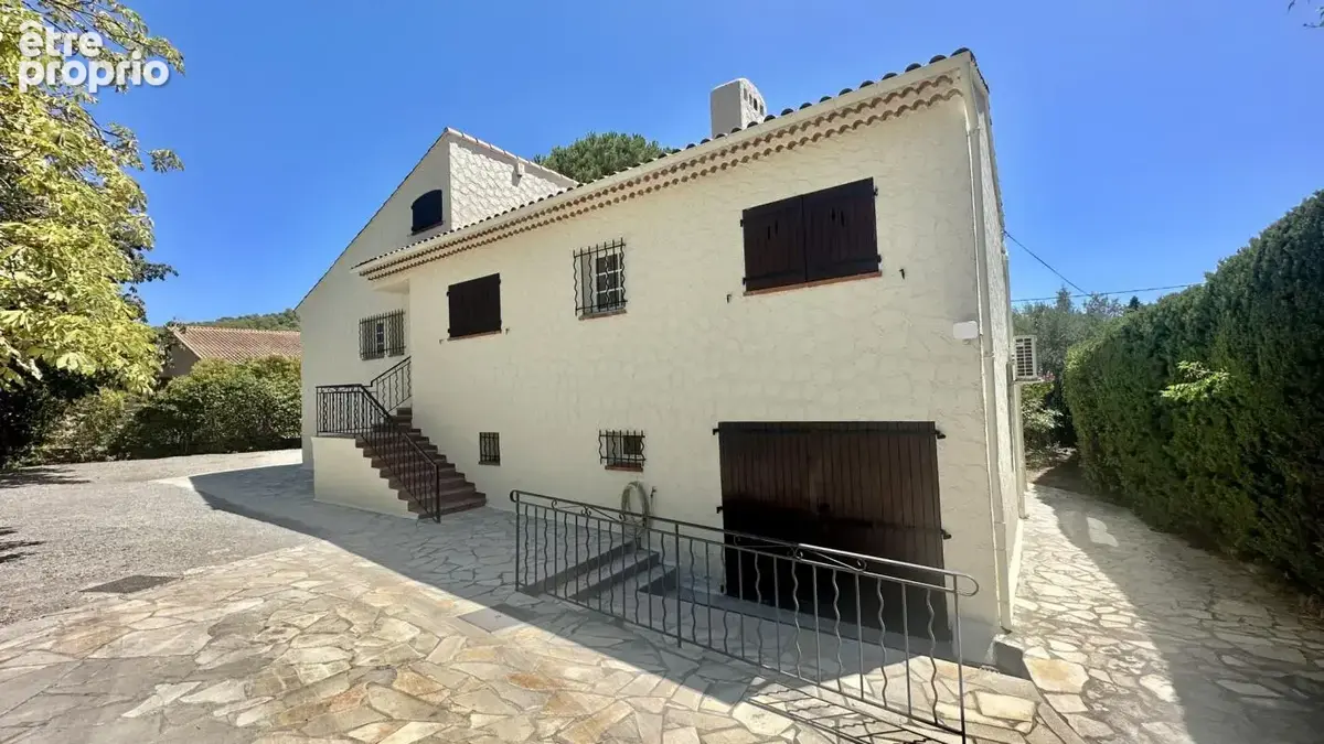 Villa composée de 2 appartements - 264m2 - Draguignan - photo 3