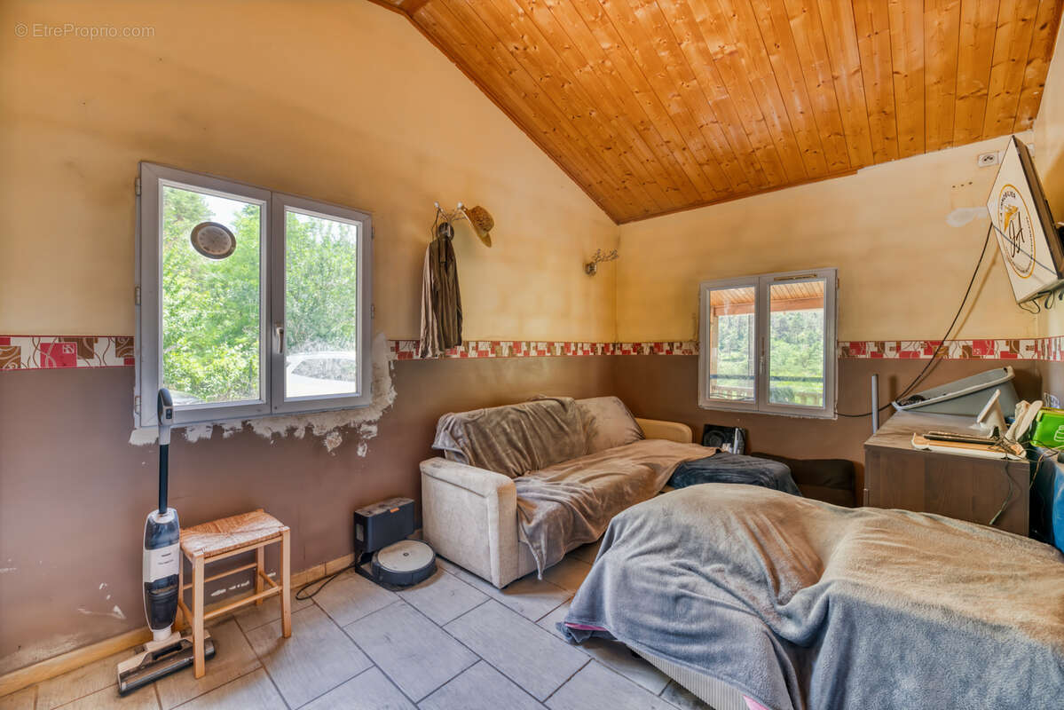 Maison à LA TOUR