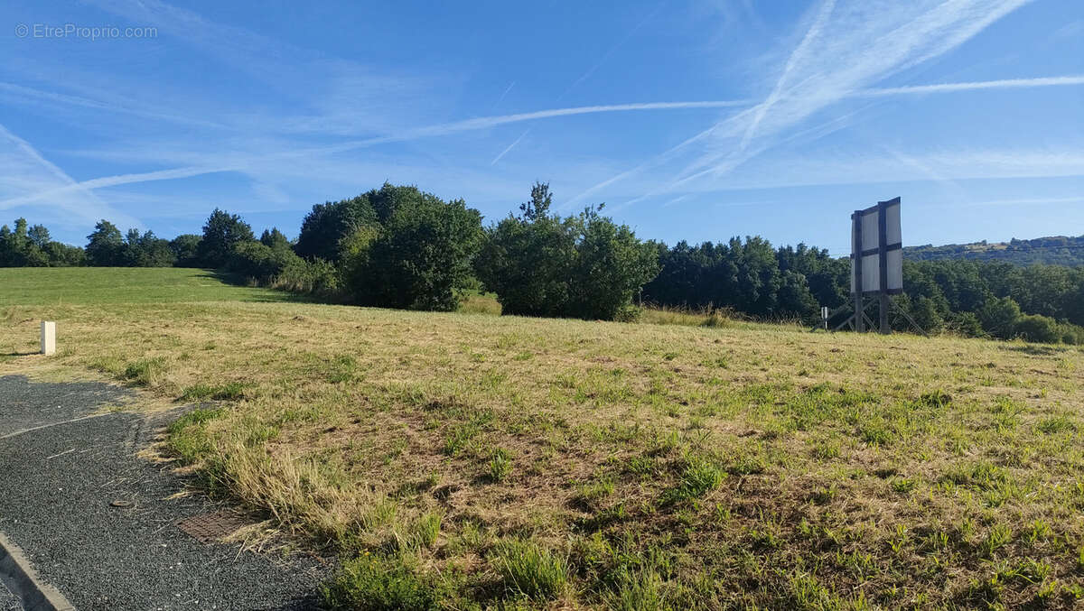Terrain à SAINT-SOLVE