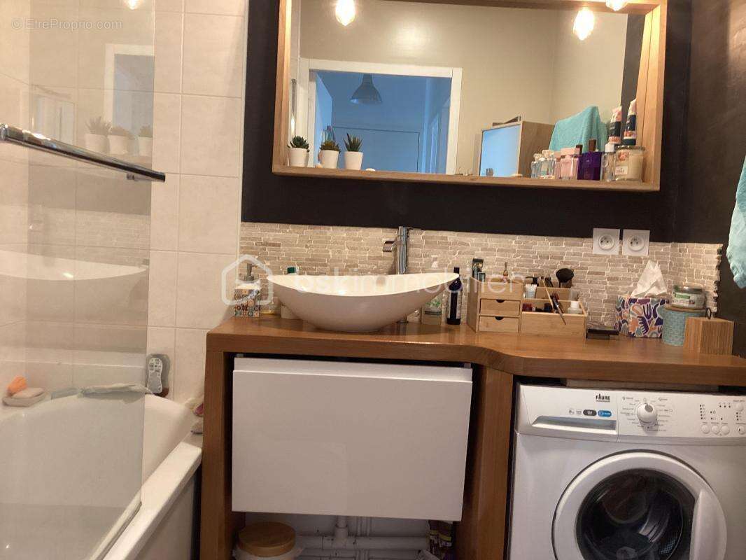Appartement à LANVALLAY