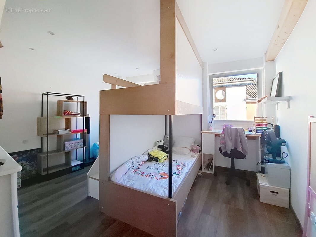 Appartement à RIVES