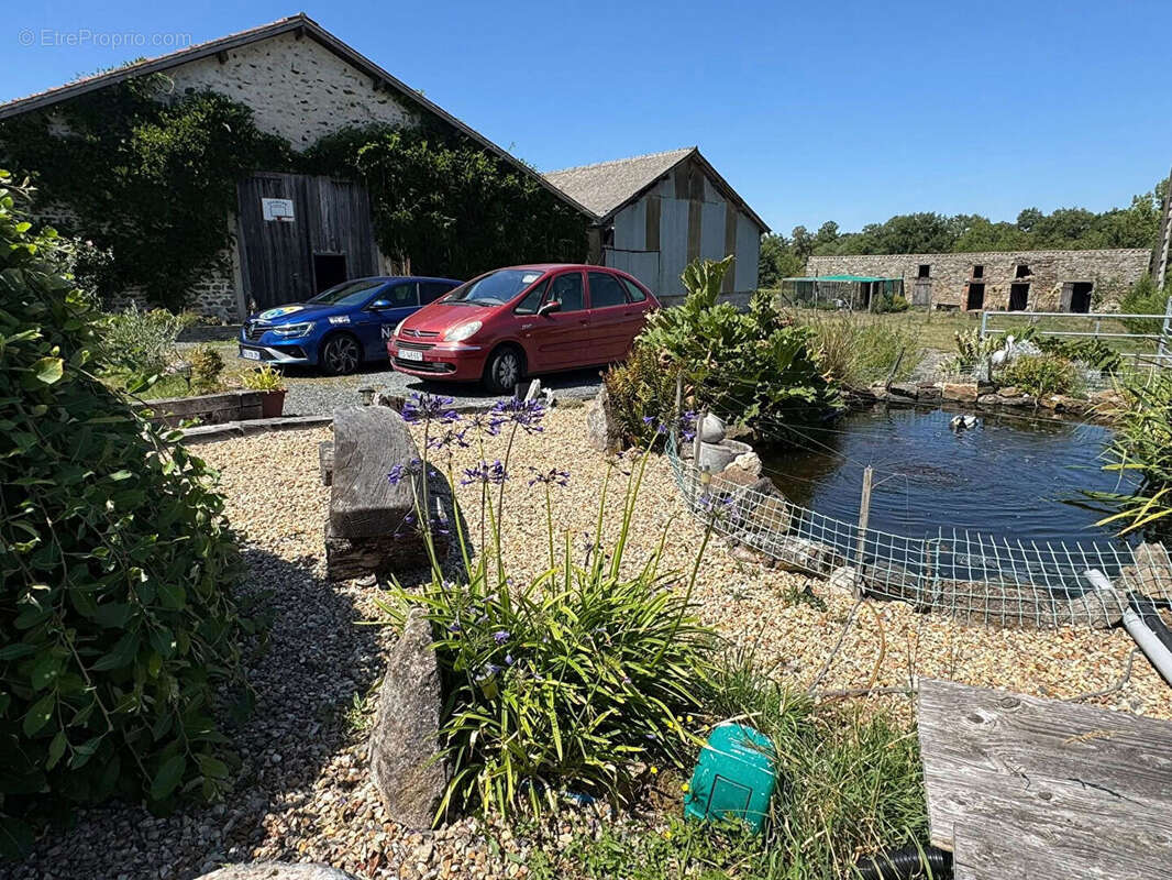 HAUTE VIENNE -  Superbe ferme en pierre entièrement rénovée ? grandes granges et 1,5 hectare de terrain - photo 5