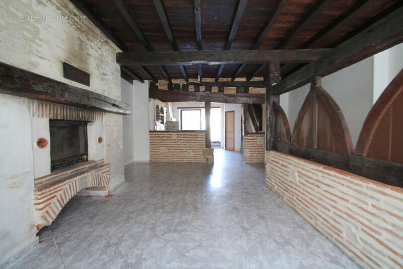 Maison de village de caractère à vendre– 109 m² – 3 chambres + Grenier aménageable (67 m²) - cour extèrieure - photo 2