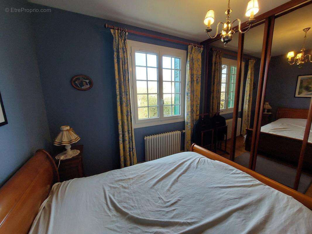 Maison à LES BAUX-SAINTE-CROIX