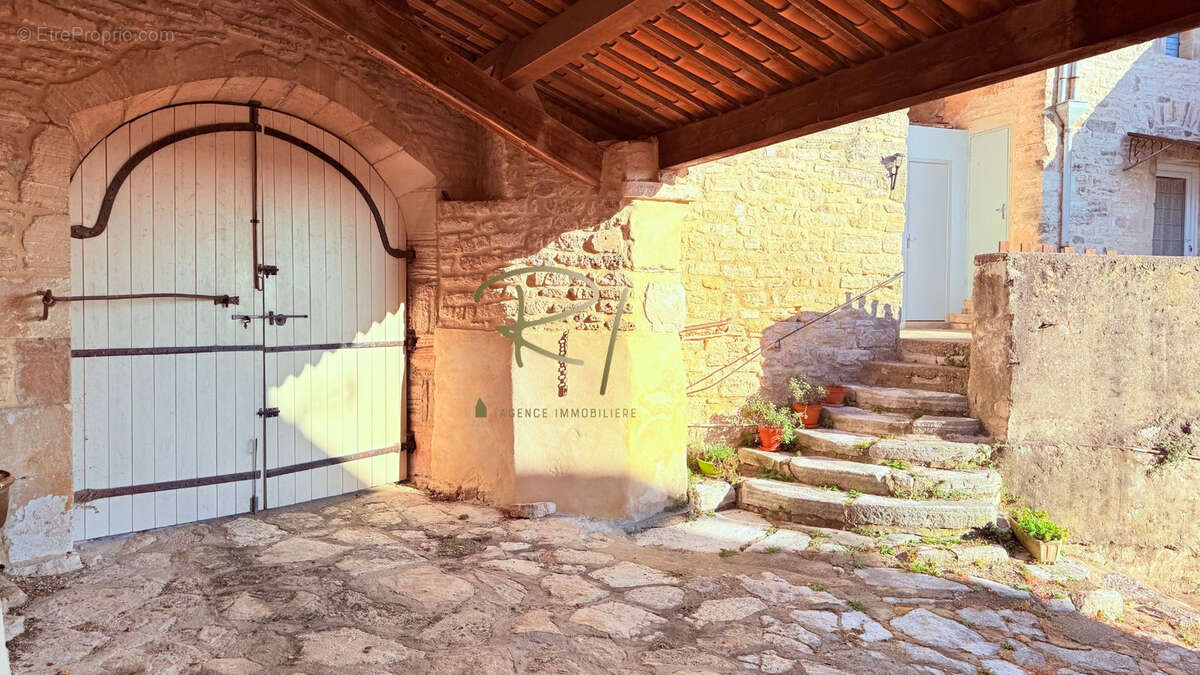 Maison à ORGNAC-L'AVEN