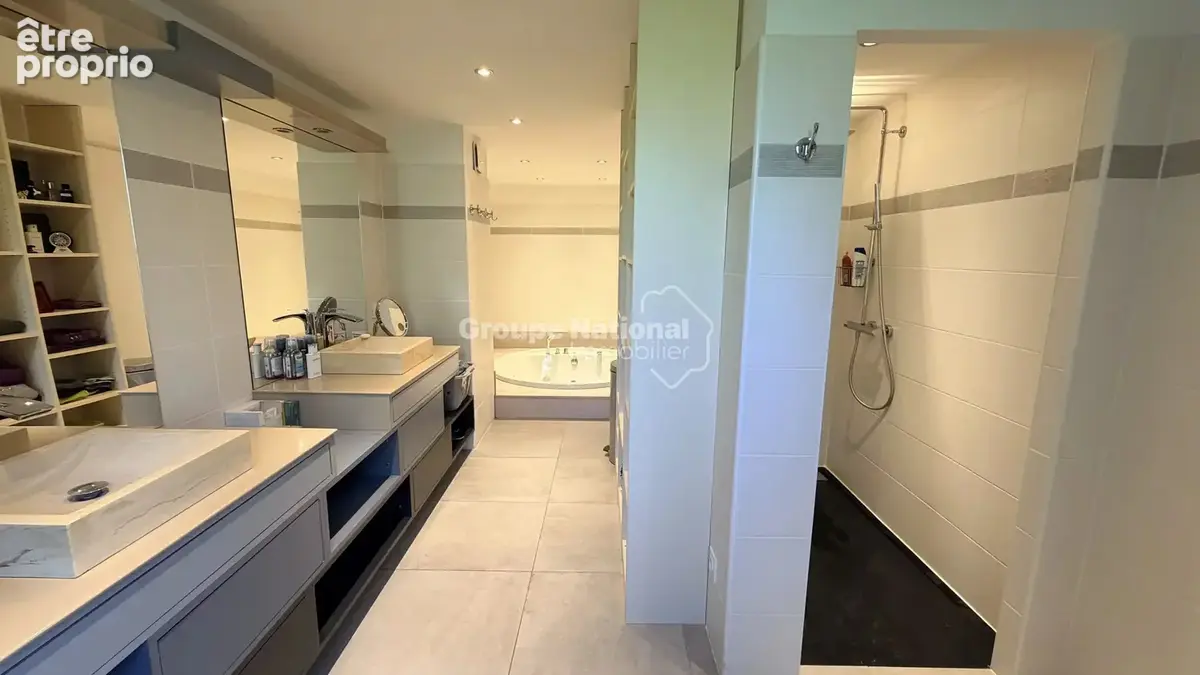 Bedarrides - mas renove en 2016 dans un magnifique parc arbore de 5 810 m² avec piscine,  4 garages - photo 23