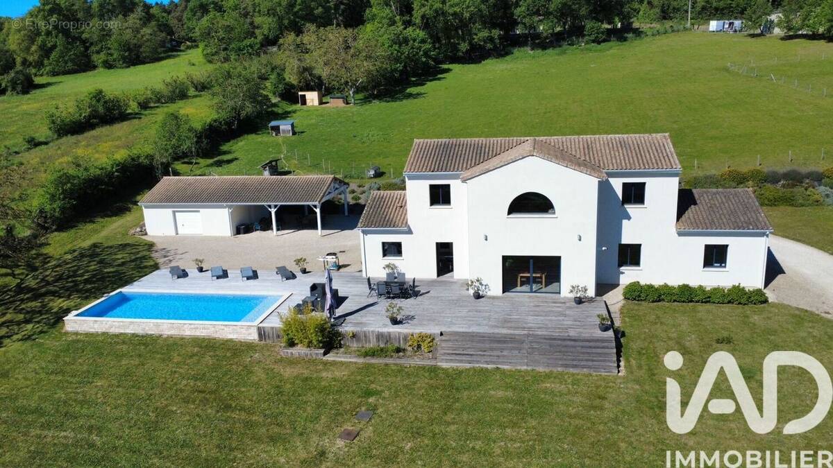 Photo 1 - Maison à VOUNEUIL-SUR-VIENNE