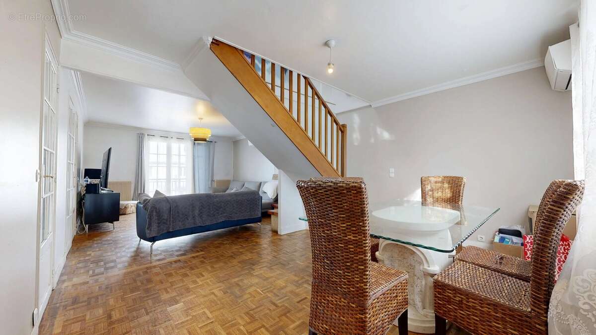 Maison à CHAMPIGNY-SUR-MARNE