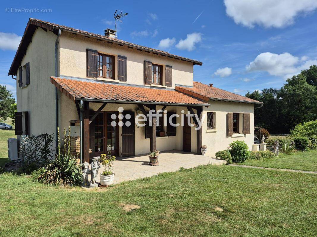 Maison à CHABRAC