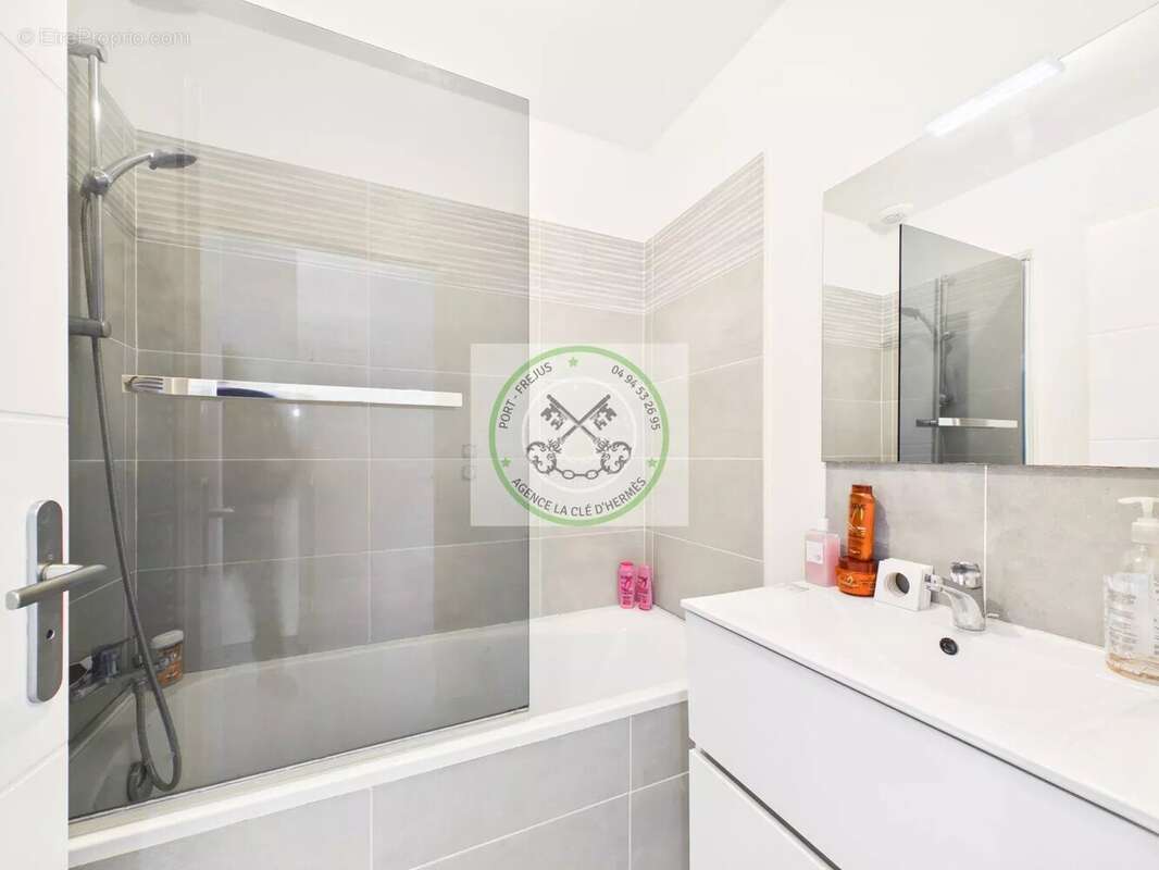 Maison à ROQUEBRUNE-SUR-ARGENS