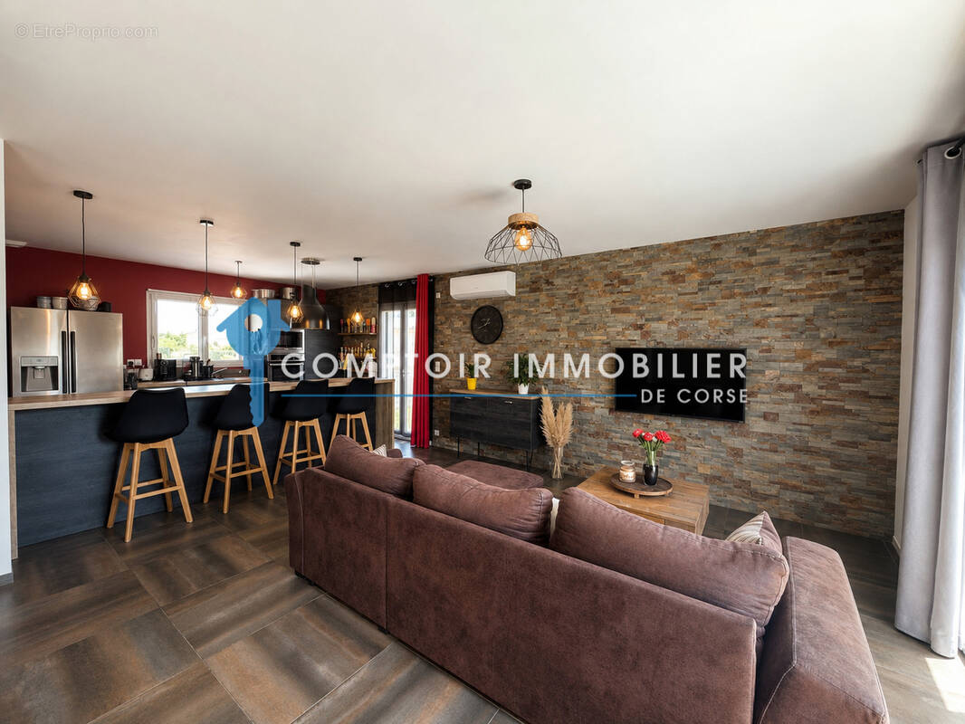 Villa T5 Secteur Ghisonaccia Centre - photo 3
