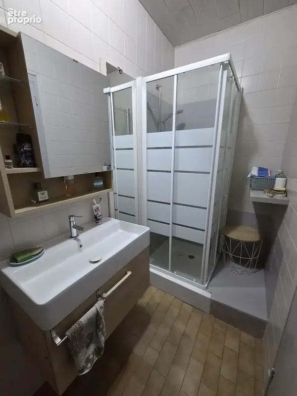 Maison 4 pièces, grange et dépendances - photo 9