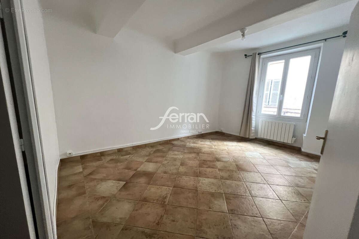 Appartement à TRANS-EN-PROVENCE