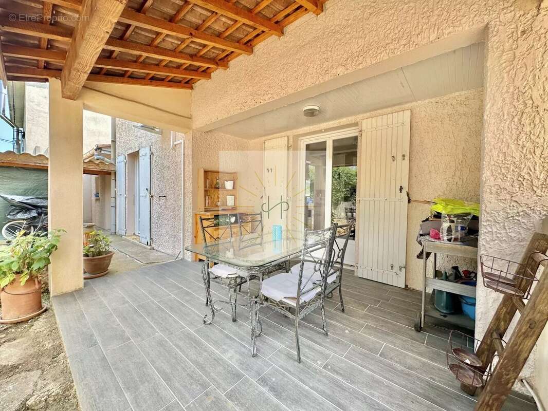 Maison à MONTELIMAR