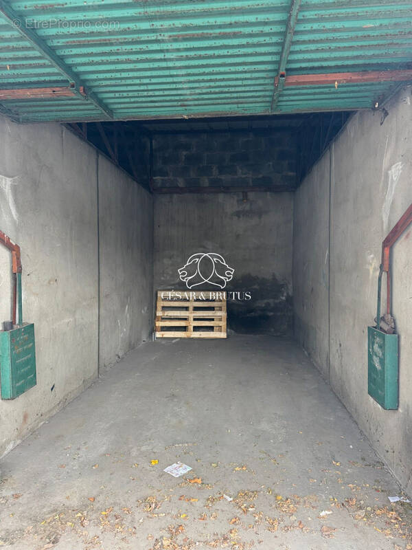 Parking à VILLEURBANNE