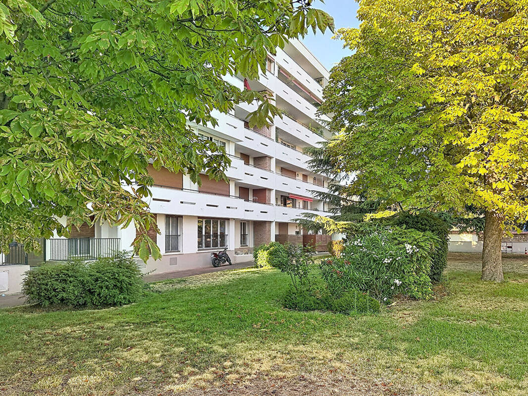 Appartement à SAINT-MAUR-DES-FOSSES