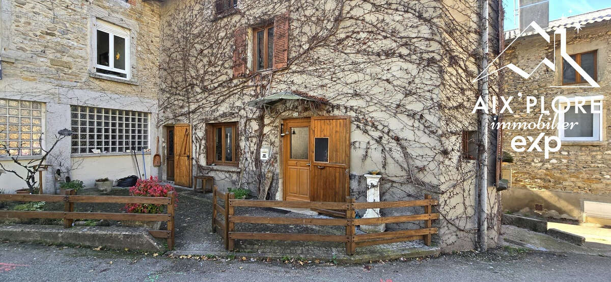 Maison à AMBUTRIX