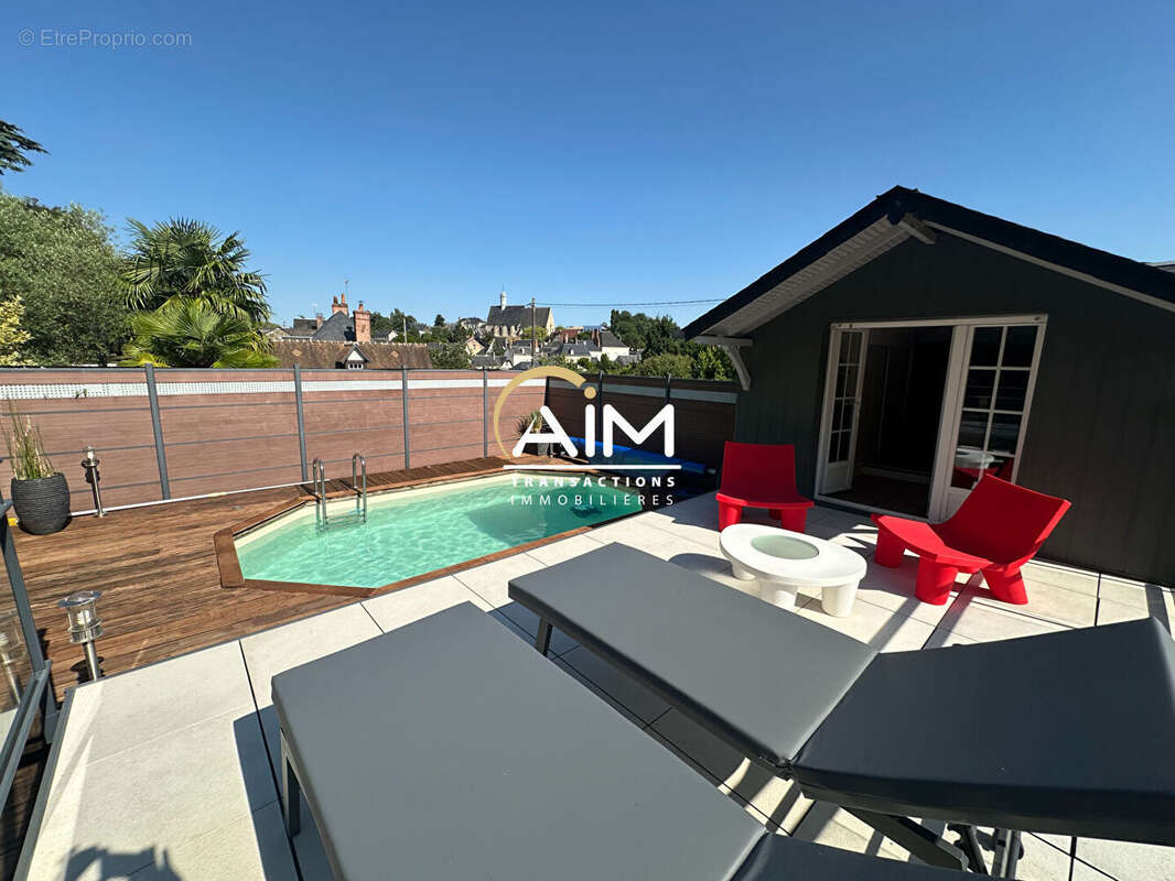 Maison à SAINT-ANTOINE-DU-ROCHER