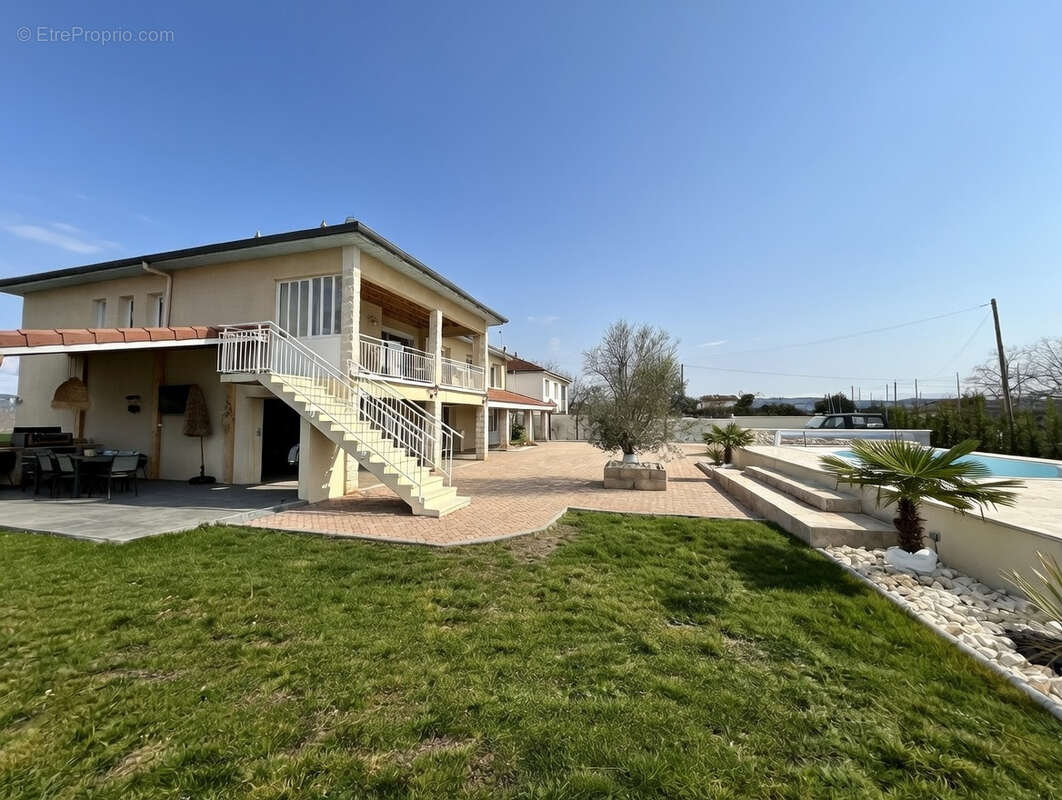 Maison à SAINT-JUST-SAINT-RAMBERT