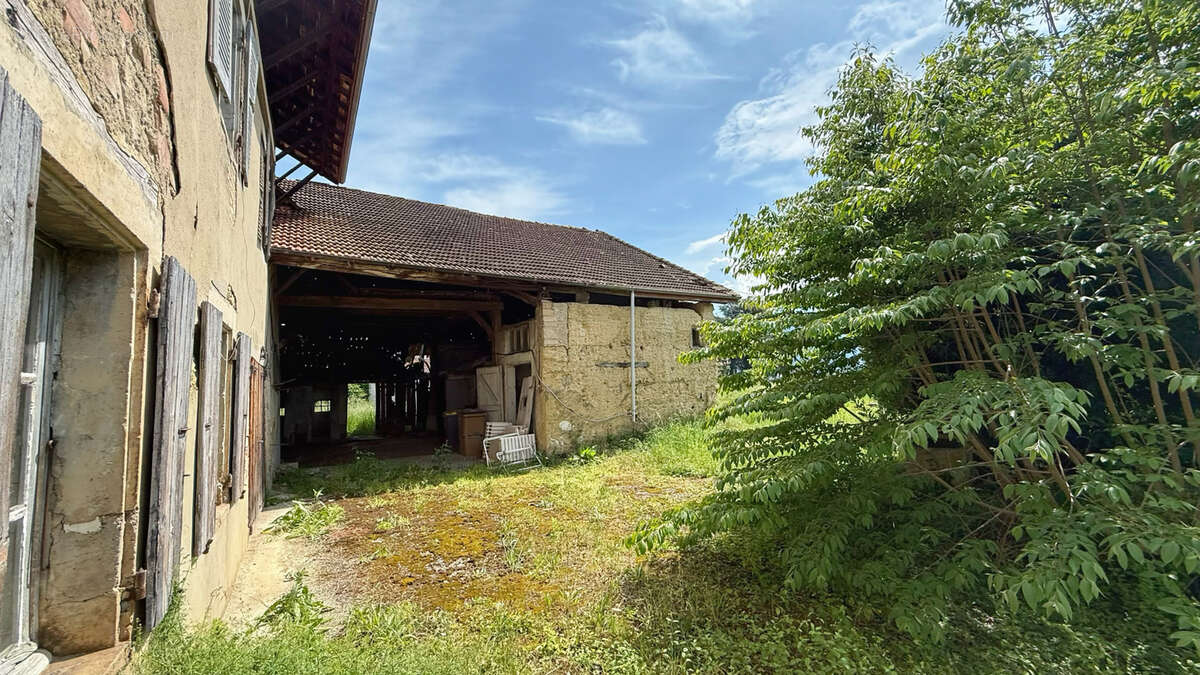 Saint-jean-de-moirans, maison à rénover - photo 4