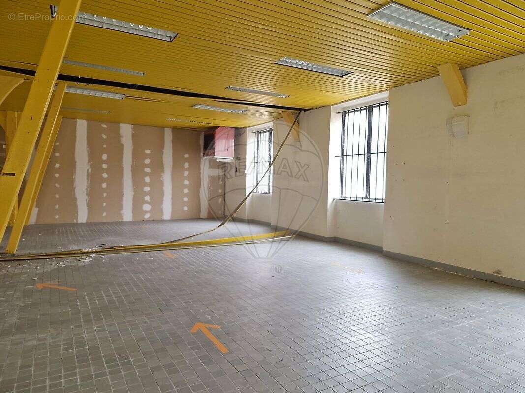 Commerce à FOURCHAMBAULT