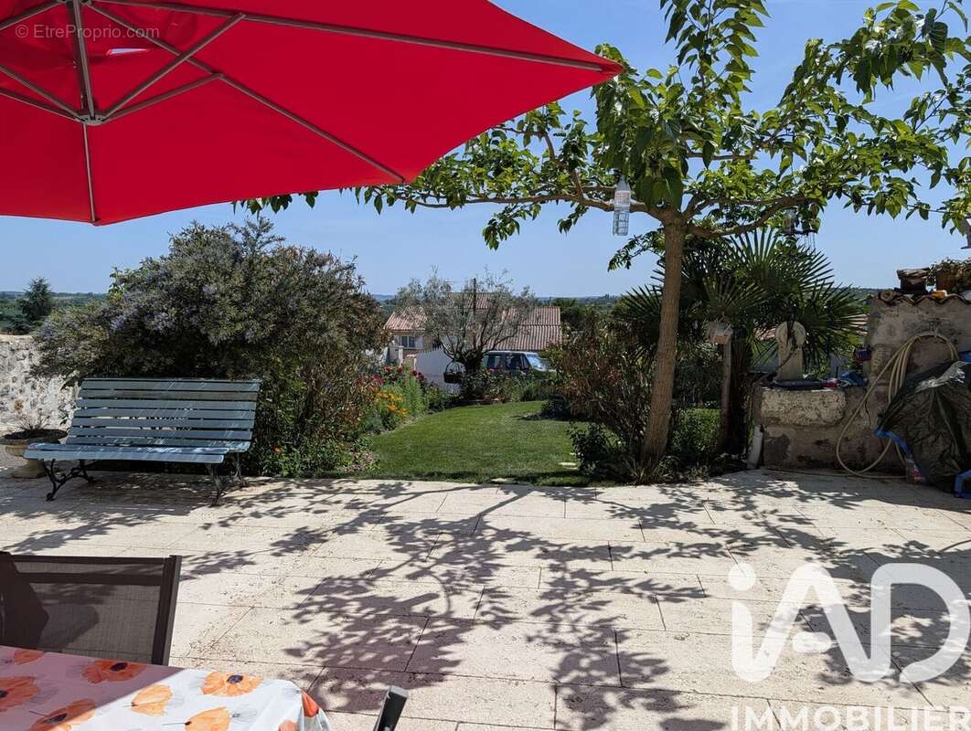Maison 292 m² à Calignac  - photo 2