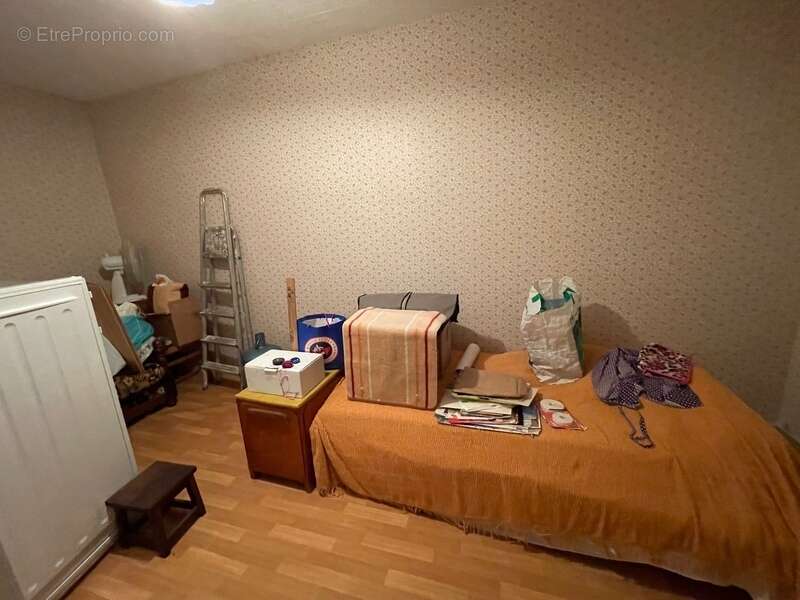 Maison à DECAZEVILLE